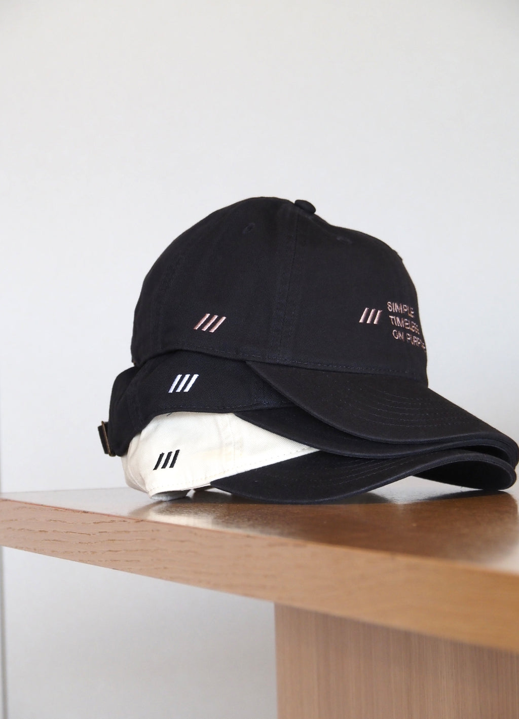 SIMPLE Embroidery Baseball CAP / Lism Original