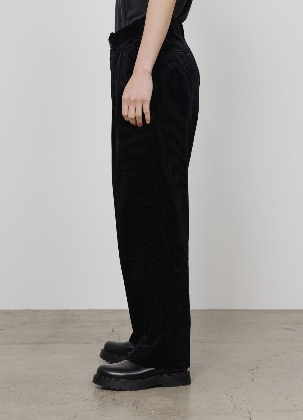 CLASSIC FIT DOUBLE PLEATED TROUSERS -ORGANIC COTTON 6-WALE CORDUROY-