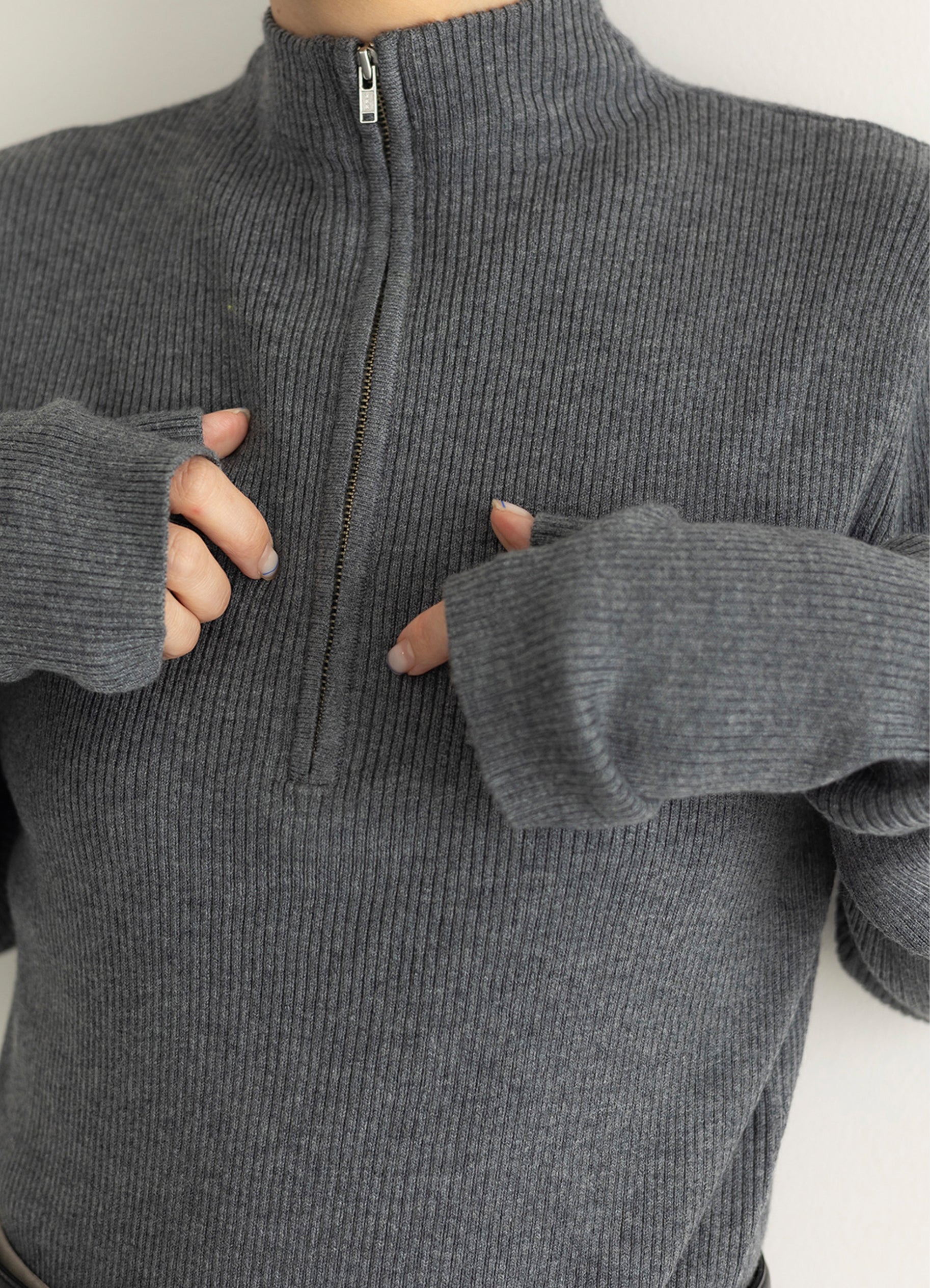 (WOMEN) ハンドウォーマージップニットトップス [A313701]